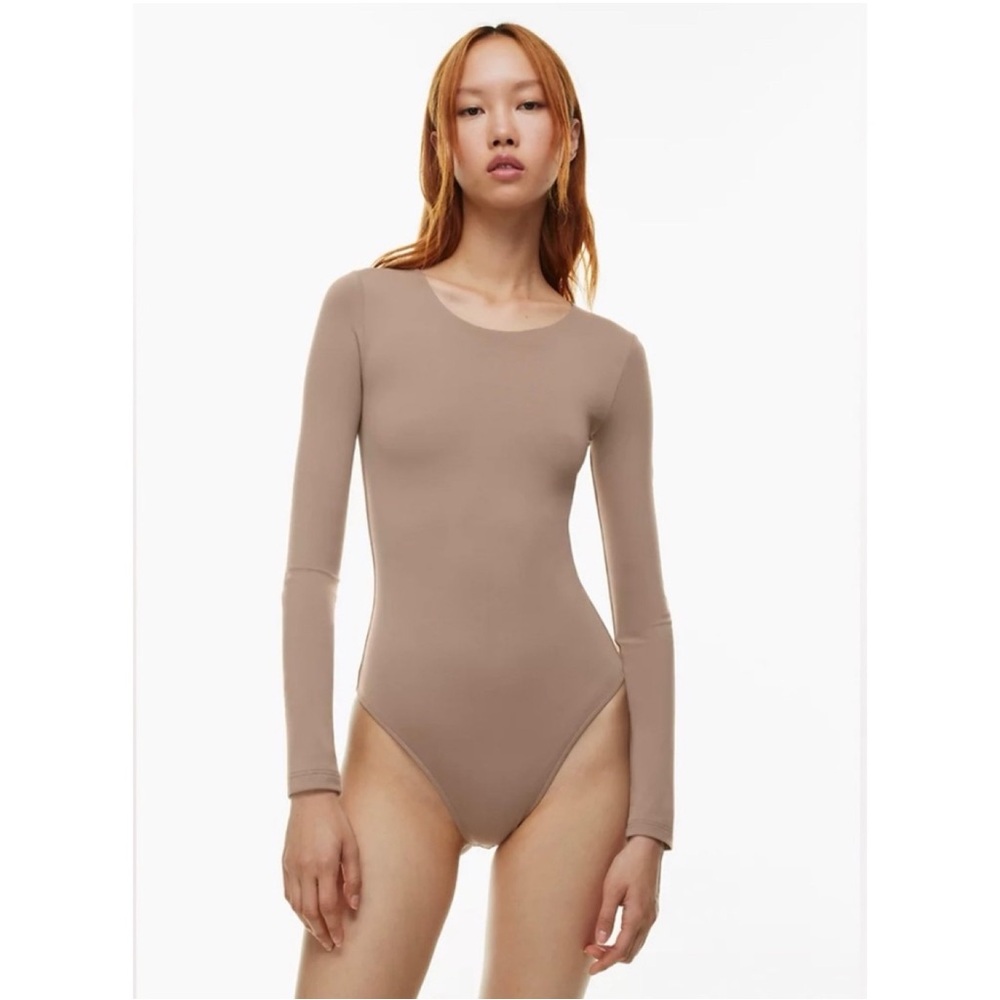 bnwot Babaton contour crew longsleeve xs warm taupe